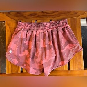 hotty hot shorts 2.5" ! Great condition!